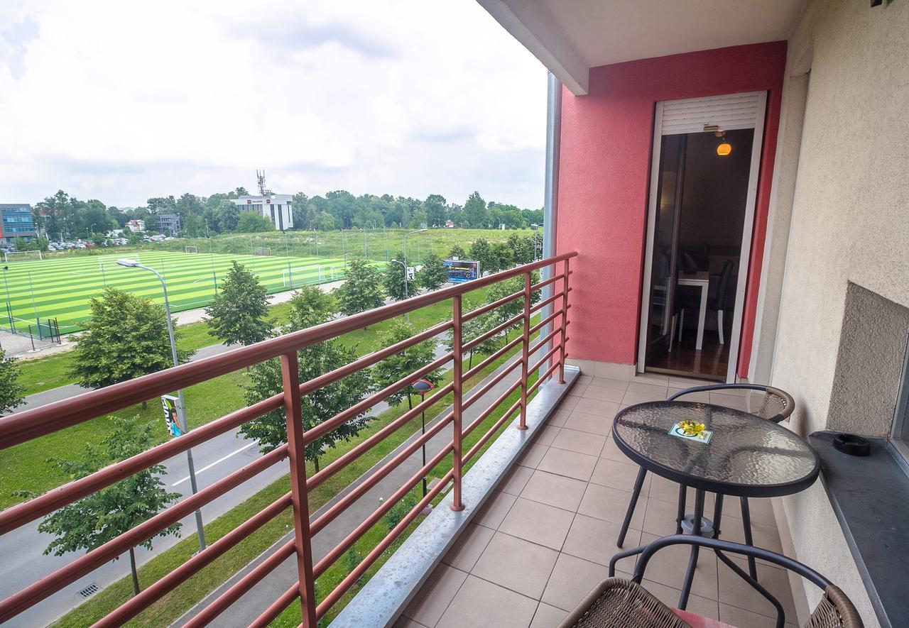 Stan Na Dan Banja Luka Apartment ภายนอก รูปภาพ
