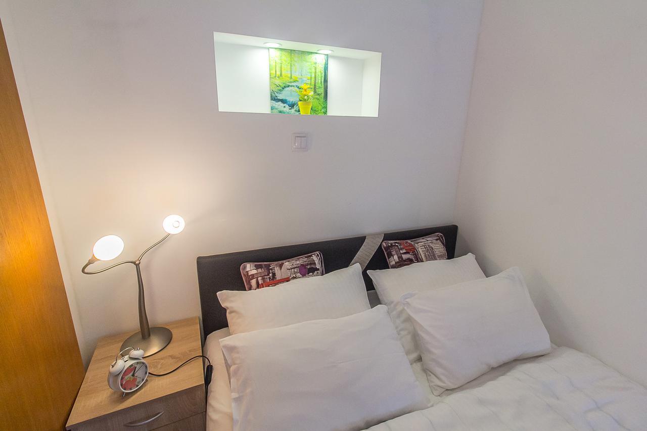Stan Na Dan Banja Luka Apartment ภายนอก รูปภาพ