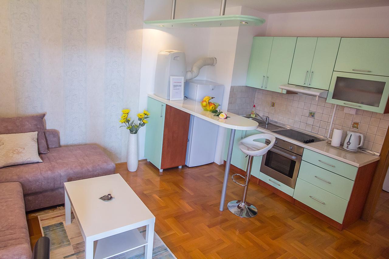 Stan Na Dan Banja Luka Apartment ภายนอก รูปภาพ