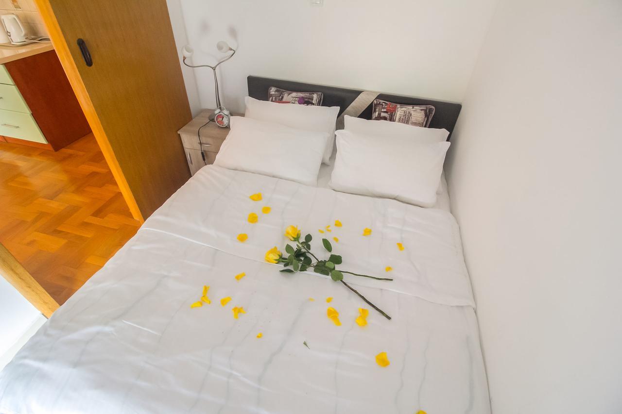 Stan Na Dan Banja Luka Apartment ภายนอก รูปภาพ