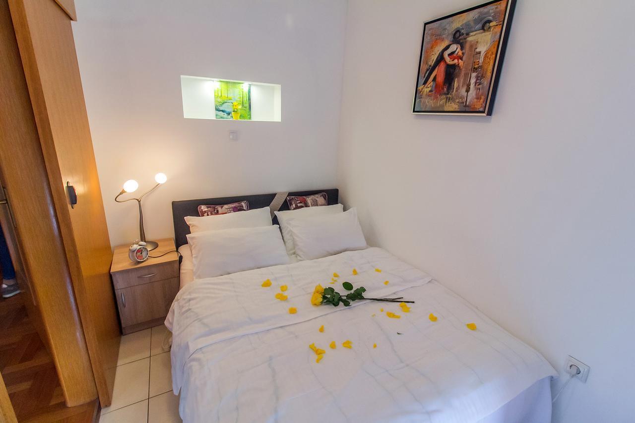 Stan Na Dan Banja Luka Apartment ภายนอก รูปภาพ