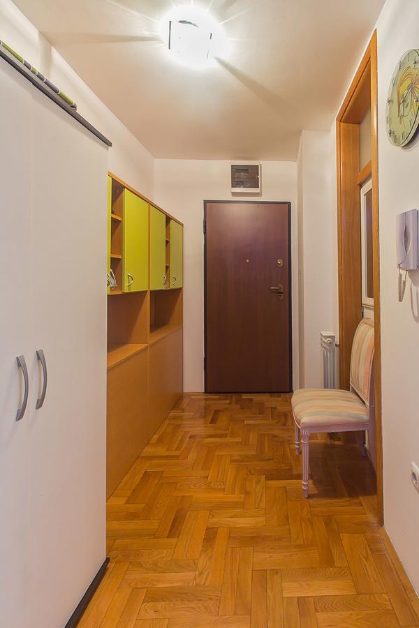 Stan Na Dan Banja Luka Apartment ภายนอก รูปภาพ