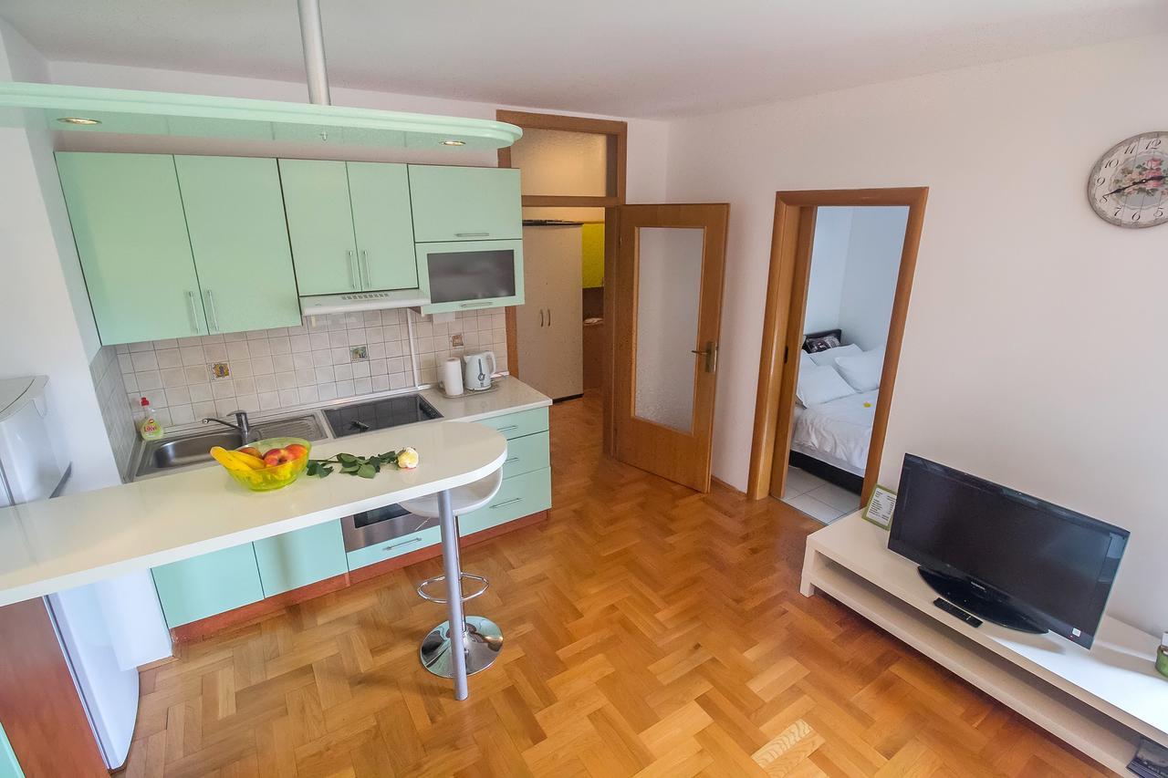 Stan Na Dan Banja Luka Apartment ภายนอก รูปภาพ
