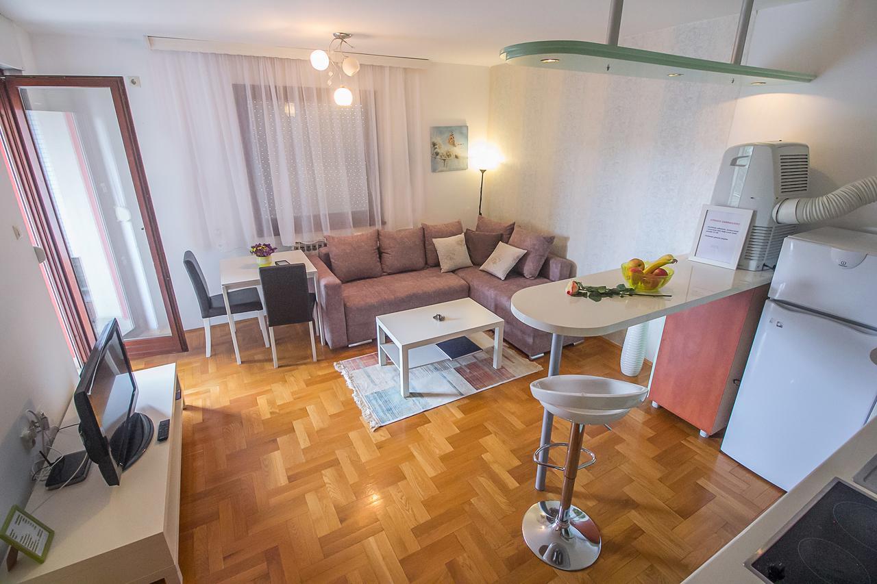 Stan Na Dan Banja Luka Apartment ภายนอก รูปภาพ