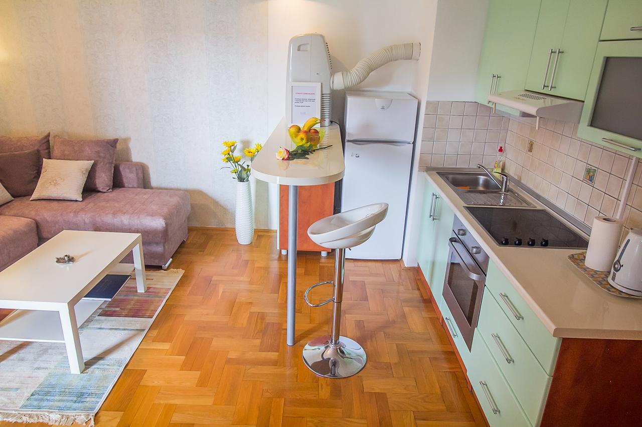 Stan Na Dan Banja Luka Apartment ภายนอก รูปภาพ