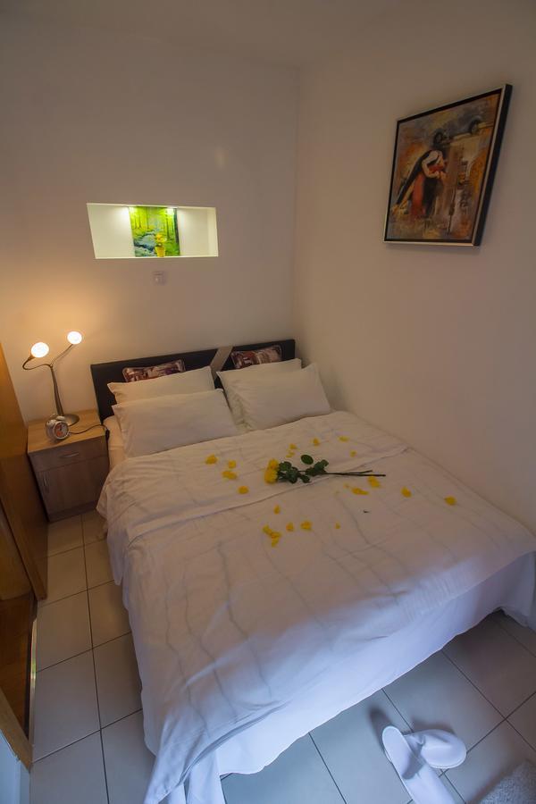 Stan Na Dan Banja Luka Apartment ภายนอก รูปภาพ