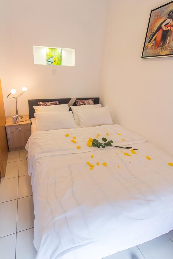 Stan Na Dan Banja Luka Apartment ภายนอก รูปภาพ
